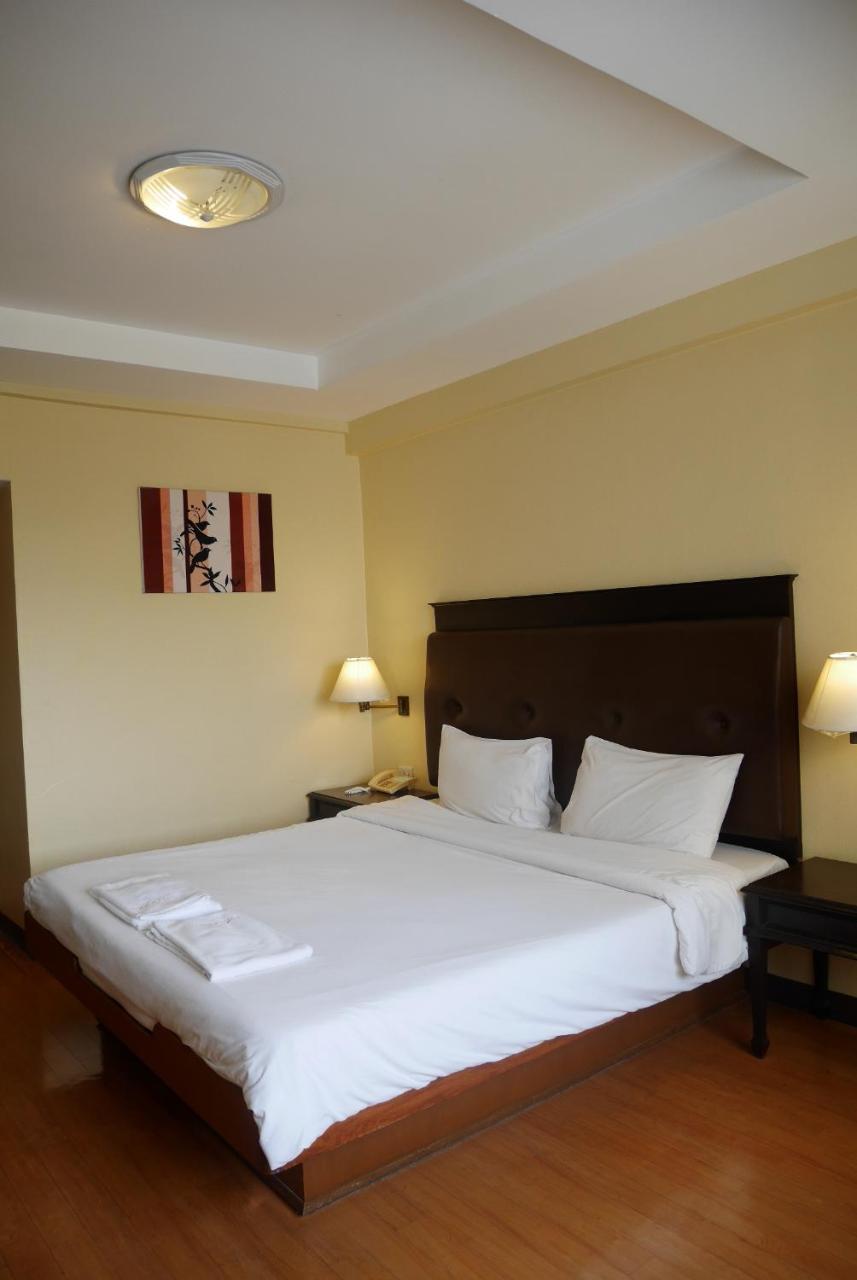 Roma Hotel Хон Каен Экстерьер фото